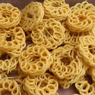 Peluang Usaha Kerupuk Mawar dan Analisa Usahanya